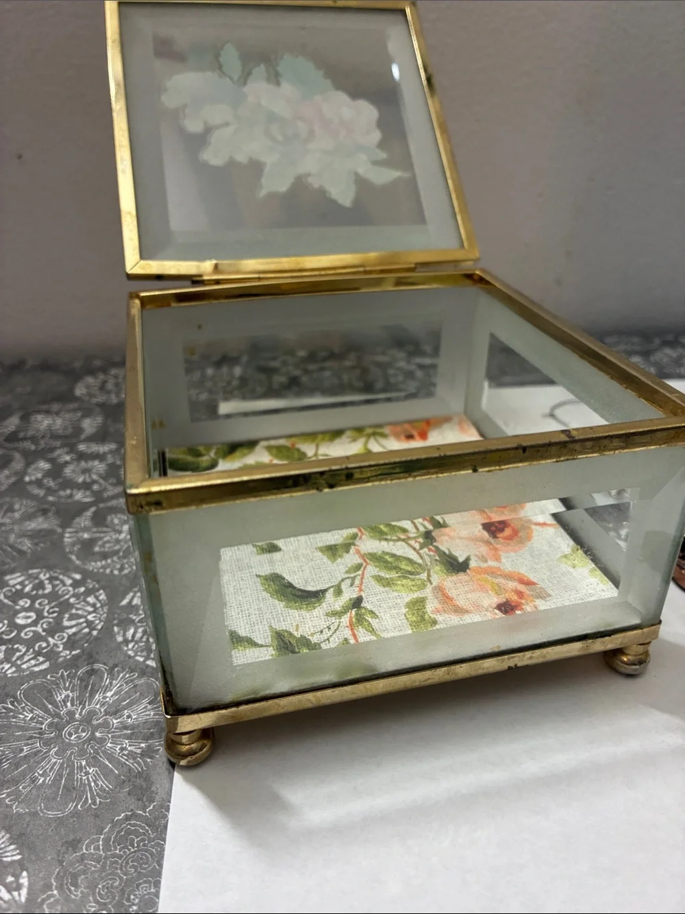 N/A glass trinket